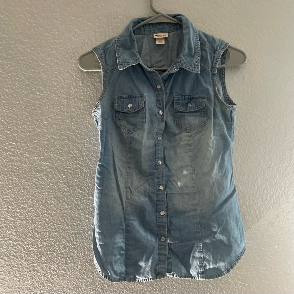 ✨LAST CHANCE ✨Denim Sleeveless Shirt